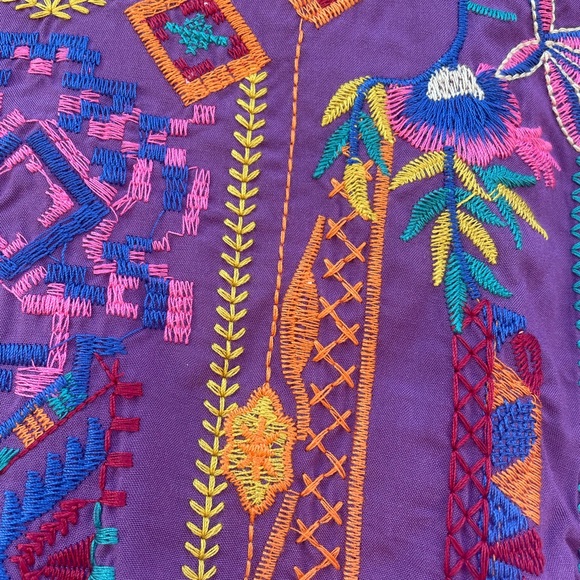 3/$15 💐🦄Beautiful Top💐🦄 - Picture 3 of 6